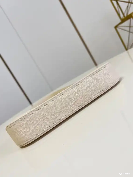 VUITTON LOUIS POUCH STRAP ON EASY 0528